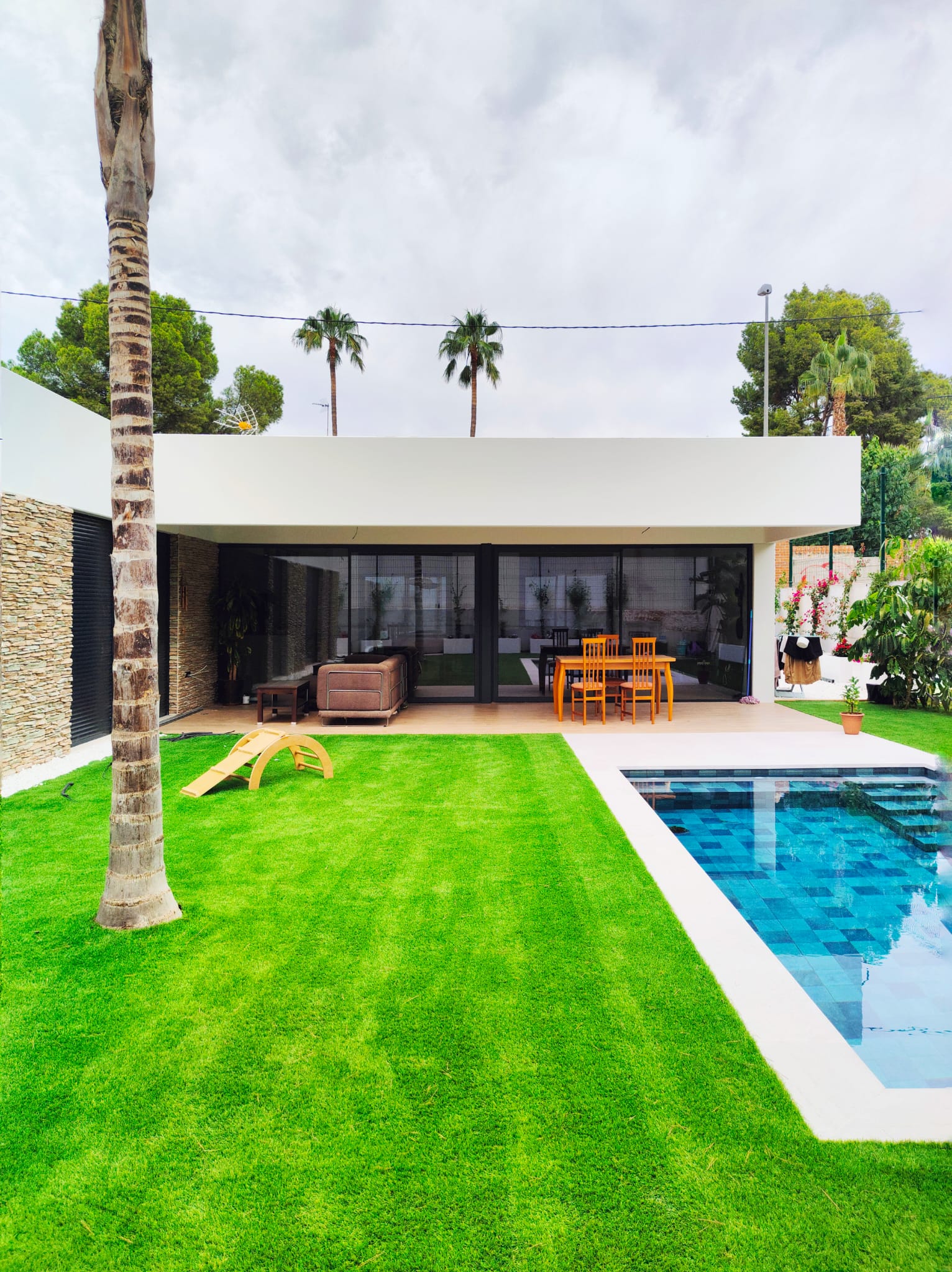 Casas Modulares: Casa Modular de la Alberca. Diseño de Ruzafa 14 Studio